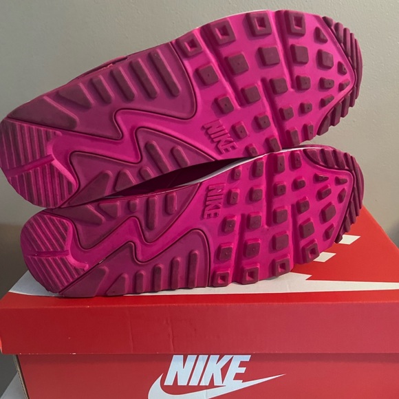 Nike Women's Pink Air Max 90 ‘Valentines Day’ - Picture 5 of 5